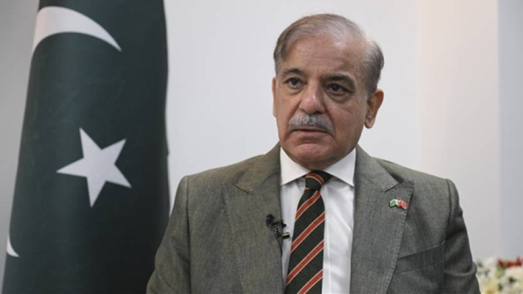 قوم افواج پاکستان کی دفاع وطن کیلئے قربانیاں کبھی فراموش نہیں کرے گی: وزیراعظم