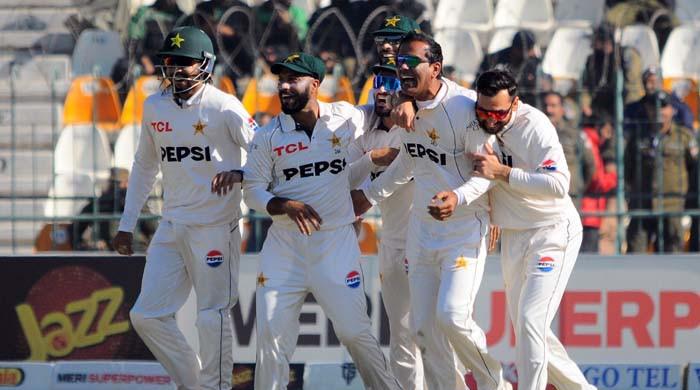 دوسرا ٹیسٹ: پاکستانی بولرز نے پہلی اننگز میں ویسٹ انڈیز کی بیٹنگ تباہ کردی، 54 رنز پر 8 آؤٹ