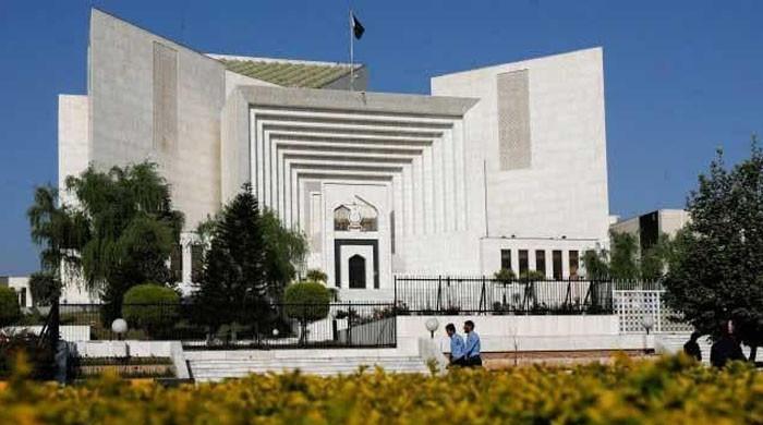 سویلینز کا ملٹری ٹرائل کیس: 21 ویں ترمیم میں فوجی عدالتوں کوکالعدم کیوں نہیں قراردیا گیا؟ جج آئینی بینچ