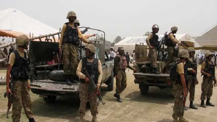 سکیورٹی فورسز نے بنوں کینٹ پرحملہ ناکام بنادیا، 6 خوارج جہنم واصل، 12 شہری شہید