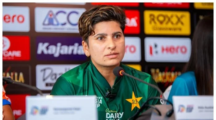 ویمن کرکٹ ٹیم کی سابق کپتان ندا ڈار مینٹل ہیلتھ کا شکار، کرکٹ سے بریک لے لی