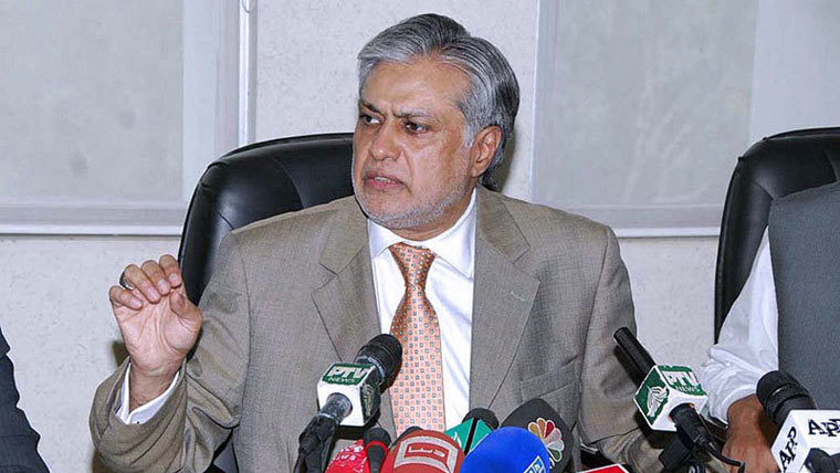 پاکستان بزدل ہے نہ ڈرتا، بھارت کو پیغام دیا حملہ کیا تو بتا کر کریں گے: اسحاق ڈار