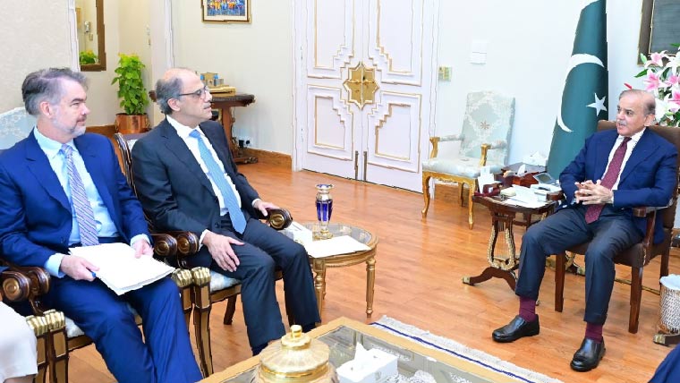 پاکستان معاشی استحکام کے بعد ترقی کی جانب گامزن ہے: وزیراعظم