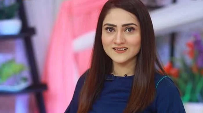 بھارت والے چھینک مارنے بھی بلائیں تو پاکستانی فنکار دوڑے چلے جائیں گے: ثنا عسکری