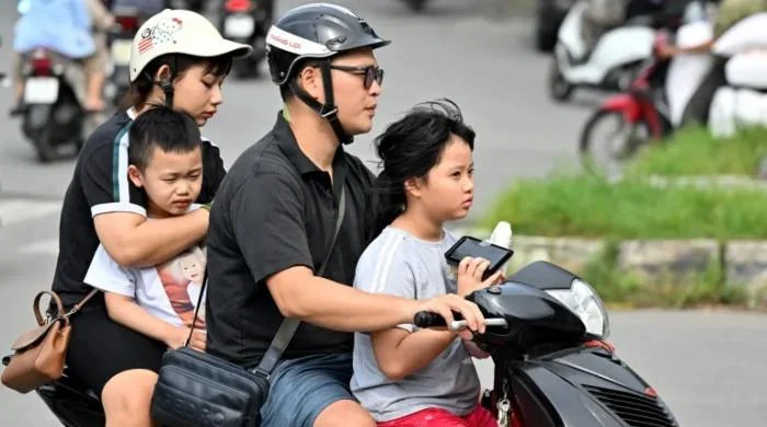 شرح پیدائش میں کمی، ویتنام میں صرف 2 بچے پیدا کرنے کی پابندی ختم