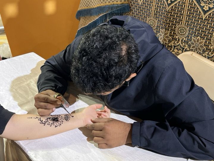 چین-جنوبی ایشیا ایکسپو میں مہندی کے خوبصورت نقوش نے شرکا ٔ کے دل جیت لیے