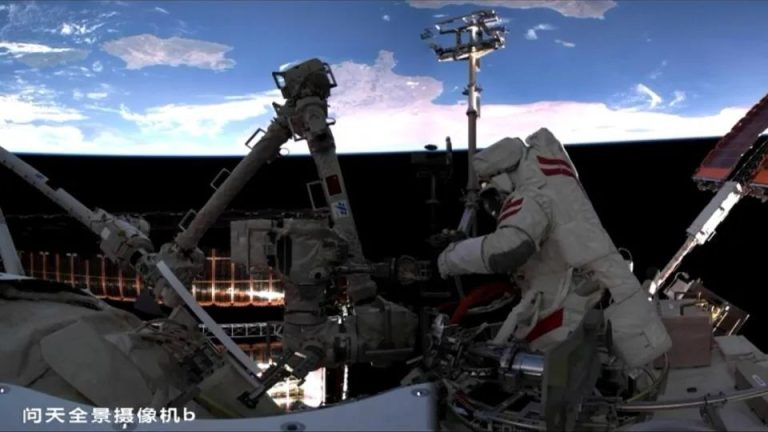 شینژو-20 کے خلابازوں کی کیبن سے باہر دوسری سرگرمی کامیابی سے مکمل