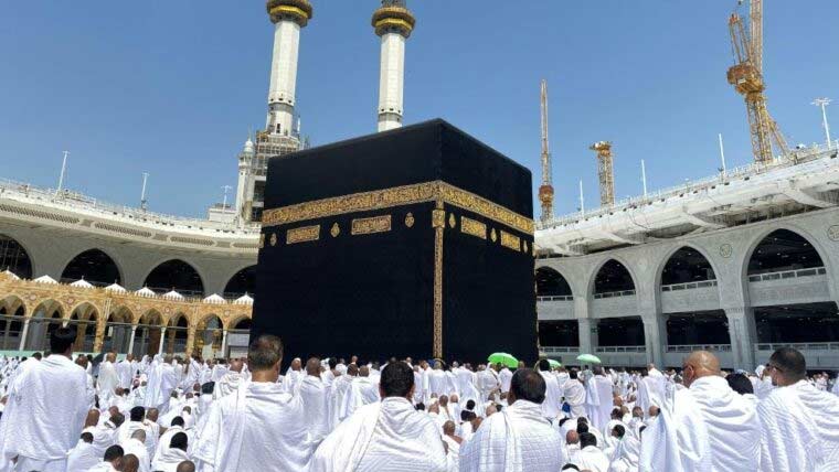 لَبَّيْكَ اللَّهُمَّ لَبَّيْكَ: مناسک حج کا آغاز، لاکھوں عازمین کی منیٰ کیلئے روانگی