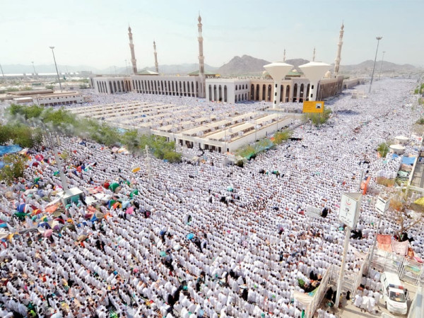 مسجد نمرہ میں حجاج کیلئے جدید قالین، ایئر کنڈیشننگ اور سیکیورٹی کا مثالی نظام قائم