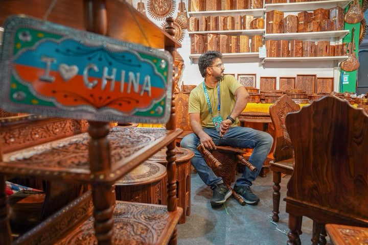 چا ئنہ۔جنو بی ایشیا ایکسپو میں گلاب کی لکڑی کی خوشبو سے سر حد پار تعلقات کا فروغ