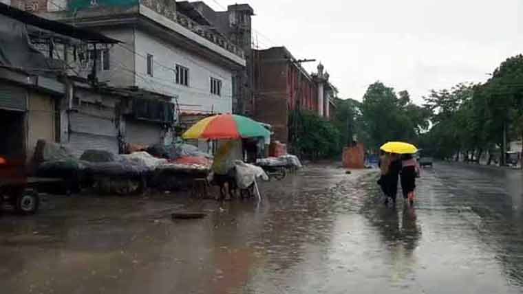 مون سون کا زور دار سپیل! پنجاب بھر میں موسلادھار بارشیں، نشیبی علاقے زیر آب