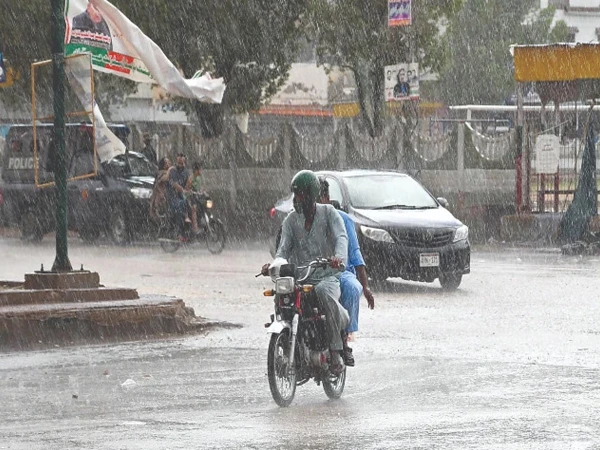 ملک کے بیشتر علاقوں میں موسلادھار بارش کا امکان، الرٹ جاری
