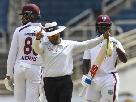 آسٹریلیا کیخلاف ویسٹ انڈیز کی ٹیسٹ ٹیم تاریخ کے دوسرے کم ترین اسکور پر ڈھیر