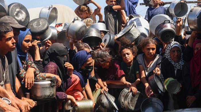 غزہ میں بھوک کی شدت سے مزید 10 فلسطینی شہید، غذائی قلت سے اموات کی تعداد 313 ہوگئی
