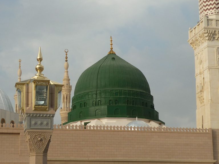 حضورﷺ کا یوم ولادت، شہر شہر چراغاں، فضائیں درود و سلام کی صداؤں سے معطر