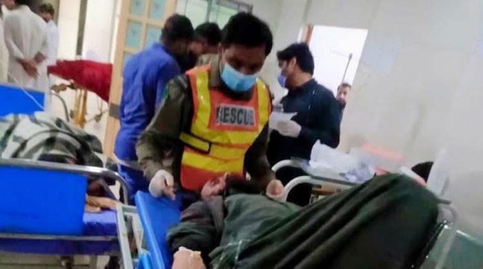 مالاکنڈ میں خانہ بدوش افراد کا ٹرک کھائی میں جاگرا، 15 افراد جاں بحق