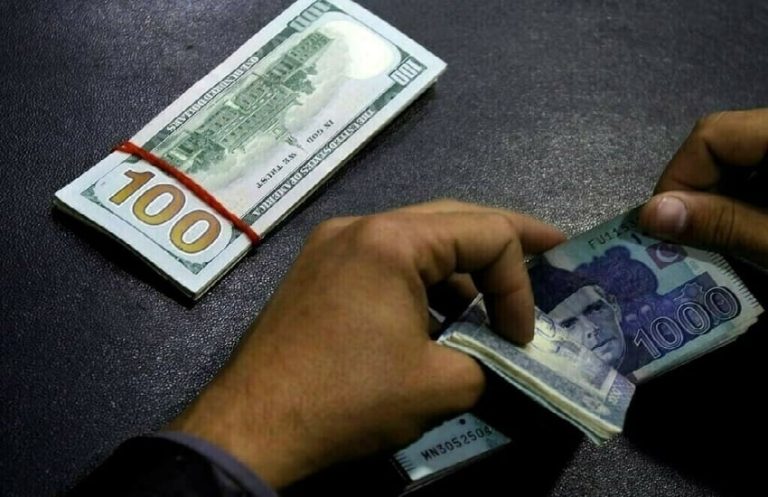 پاکستان کا کرنٹ اکاؤنٹ سرپلس سے خسارے میں چلا گیا