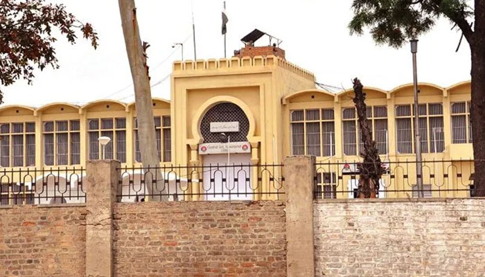 اڈیالہ جیل کی سکیورٹی مزید سخت، نواحی علاقہ بھی ریڈزون قرار