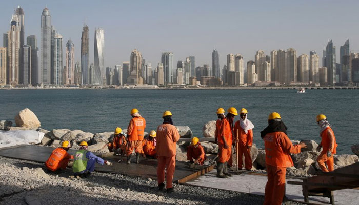 اے آئی کے باوجود خلیجی ممالک میں لاکھوں محنت کشوں کی ضرورت