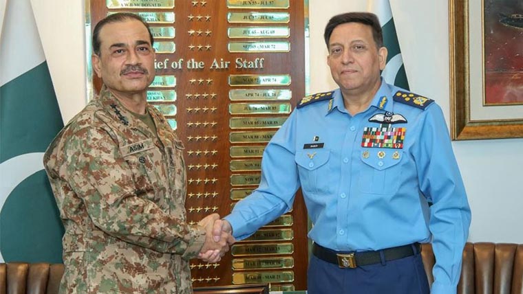 فیلڈ مارشل کی بطور چیف آف ڈیفنس فورسز تعیناتی اور ائیر چیف مارشل کی مدت ملازمت میں توسیع کے نوٹیفکیشن جاری