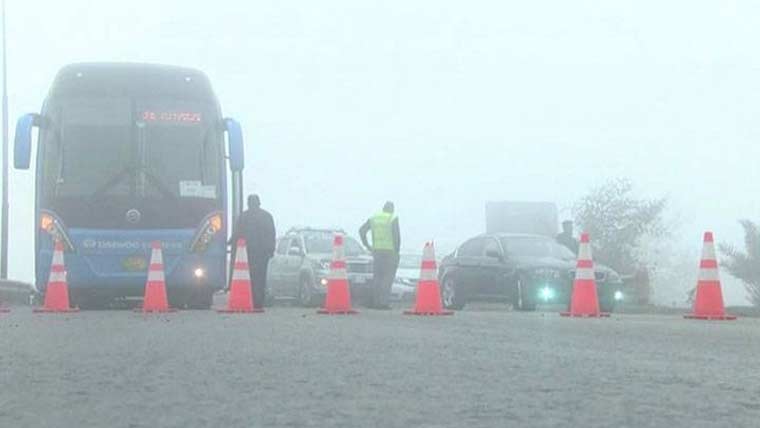 شدید دھند کے باعث حد نگاہ کم، موٹرویز آج بھی مختلف مقامات سے بند