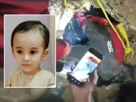 کراچی: نیپاپل کےقریب 3سال کا بچہ کھلےمین ہول میں گرگیا،9 گھنٹوں سے ننھے ابراہیم کی تلاش کیلئے آپریشن جاری