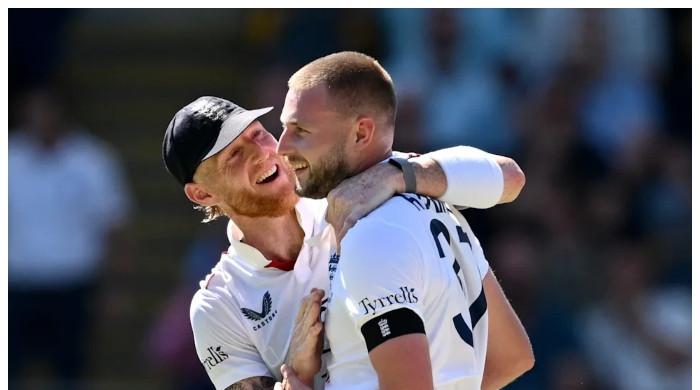 انگلینڈ کو ایک اور بڑا دھچکا، مارک ووڈ اور آرچر کے بعد پیسر ایٹکنسن بھی ایشز سے باہر