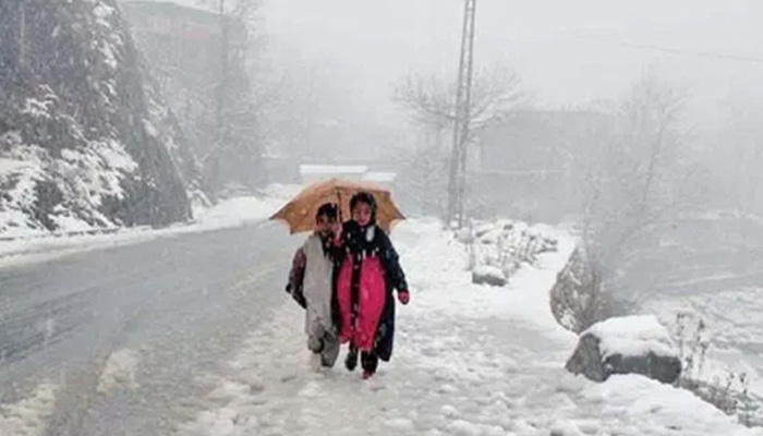 خیبرپختونخوا میں آج سے گرج چمک کے ساتھ بارش، پہاڑوں پر برفباری کا امکان