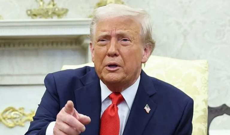 ٹرمپ نے ایران سے تجارت کرنے والے ممالک پر 25 فی صد ٹیرف نافذ کر دیا