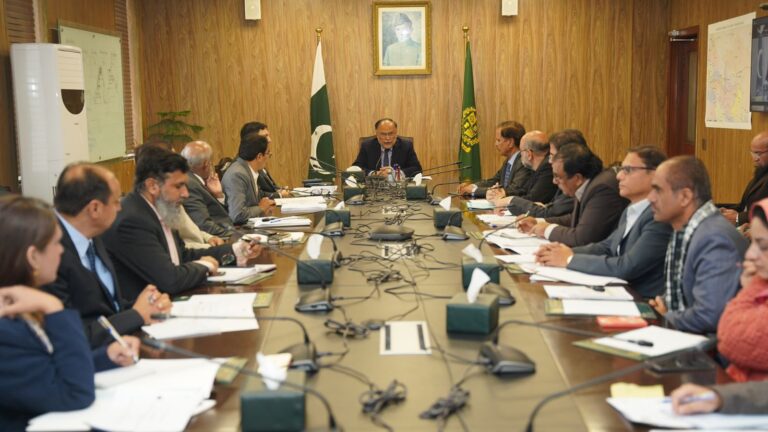 فاقی وزیر احسن اقبال کی صدارت میں ٹاسک فورس برائے نیشنل واٹر سیکیورٹی کا پہلا اجلاس