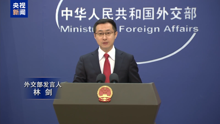 بیرون ملک مقیم چینیوں کو نئے چینی سال کی مبارکباد دیتے ہیں ، چینی وزارت خارجہ