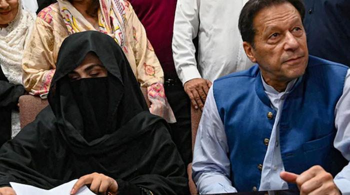 عمران خان سے بشریٰ بی بی کی ملاقات، صحت اور زیرِ سماعت اپیلوں پر گفتگو