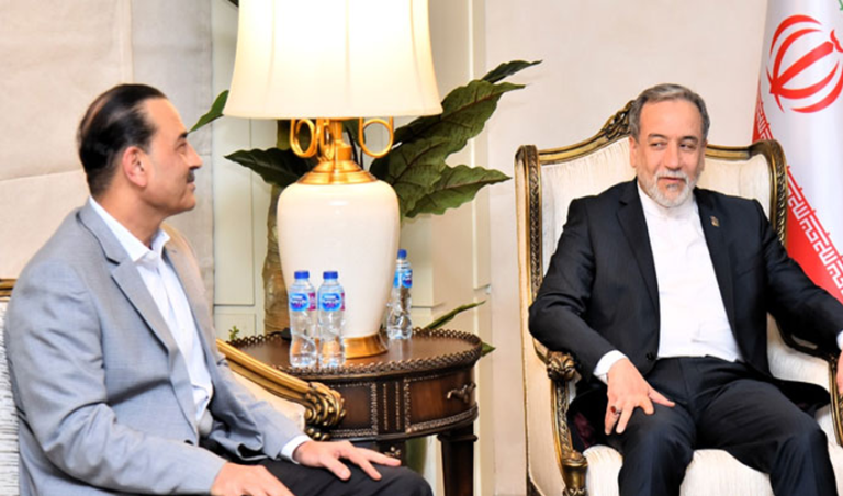 ایرانی وزیر خارجہ کا فیلڈ مارشل عاصم منیر سے ٹیلیفونک رابطہ،خطے کی تازہ صورتحال پر تبادلہ خیال