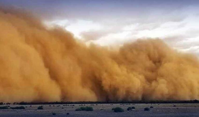 سندھ میں مٹی کے طوفان نے تباہی مچا دی، 9 افراد جاں بحق، درجنوں زخمی