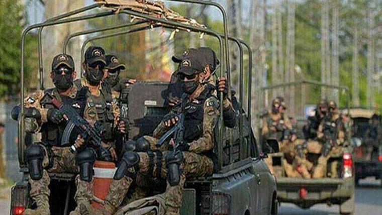 سکیورٹی فورسز کی بنوں اور محلقہ علاقوں میں کارروائیاں، 24 خوارج ہلاک