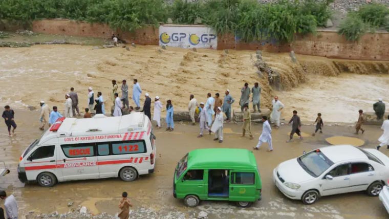 پنجاب اور خیبرپختونخوا میں بارشوں سے تباہی، مختلف حادثات میں 23 افراد جاں بحق
