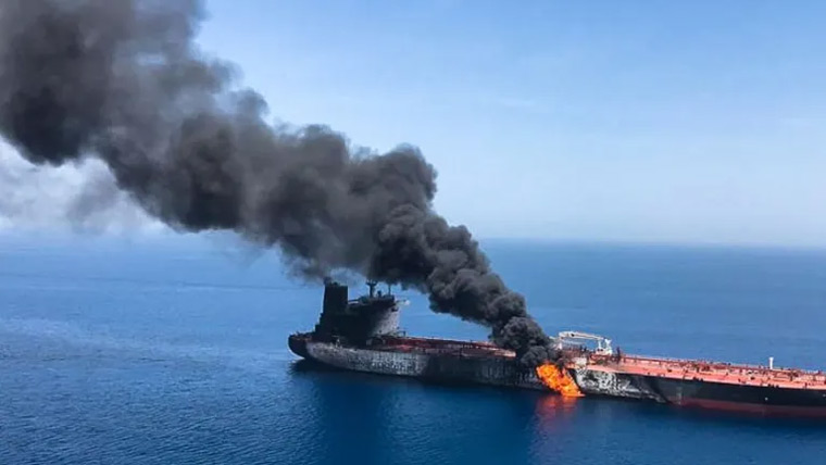 یمنی حوثیوں کا بحری ناکہ بندی کی خلاف ورزی پر سعودیہ کے 2 آئل ٹینکرز پر حملہ