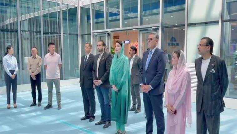 مریم نواز کا سنکیانگ میں معروف چینی ڈیری کمپنی کے ہیڈکوارٹر کا دورہ