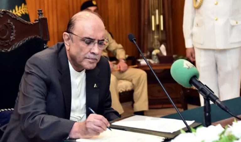 ہائیکورٹس ججز کی تعیناتیوں کا معاملہ، صدر مملکت نے سمریوں پر دستخط کردیے