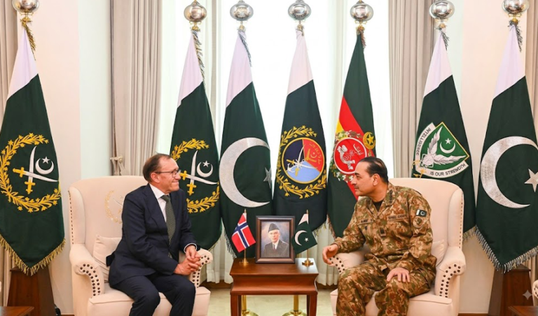 ناروے کے وزیر خارجہ کی آرمی چیف فیلڈ مارشل عاصم منیر سے ملاقات