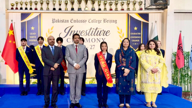 چین میں پاکستان کے سفیر کی پاکستان ایمبیسی کالج، بیجنگ میں اسٹوڈنٹ کونسل کی تقریبِ حلف برداری میں شرکت