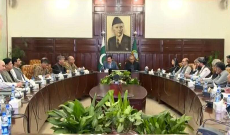 ایپکس کمیٹی کا اجلاس، خیبرپختونخوا میں دہشتگردی کے خلاف کارروائیاں جاری رکھنے کا فیصلہ
