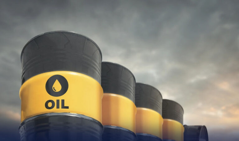 امریکا اور روس کے درمیان آئل ڈیل کے بعد خام تیل کے دام گرنے لگے